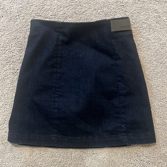 Carmar denim skirt. - Picture 2 of 4